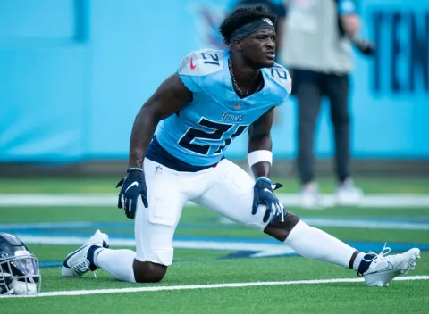 Roger Mccreary vs. Nahshon Wright: What the free-agent market reveals